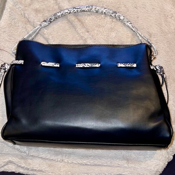 Badgley Mischka Drawstring Bucket Tote Shoulder Bag Black Snake Print NWT - Picture 3 of 8